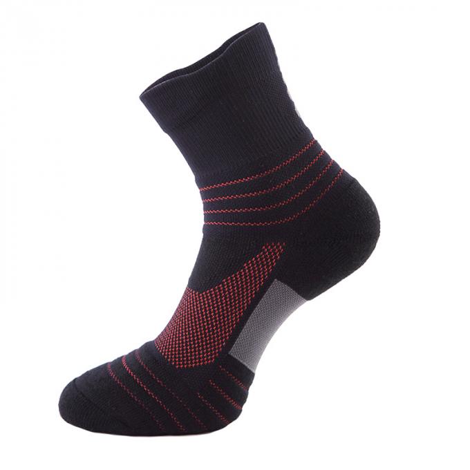 Gemütliche Mannschaft trifft breathable Sportbasketballsocken im Freien Customize zugelassen Männer hart