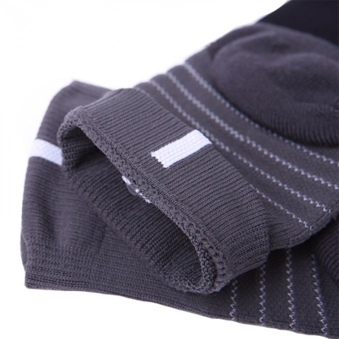 Gemütliche Mannschaft trifft breathable Sportbasketballsocken im Freien Customize zugelassen Männer hart