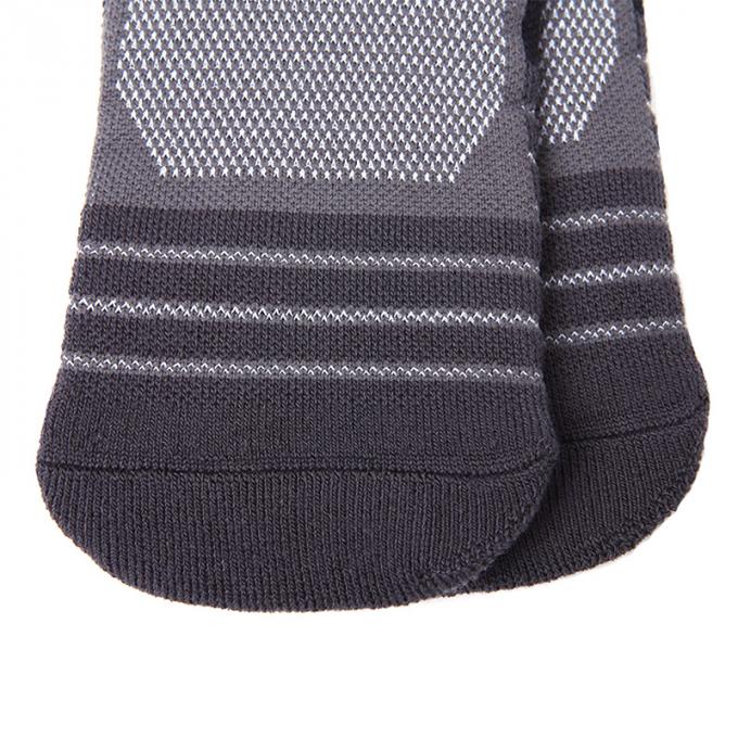Gemütliche Mannschaft trifft breathable Sportbasketballsocken im Freien Customize zugelassen Männer hart